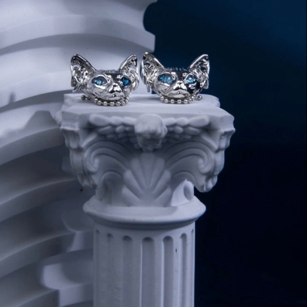 “Punk Bastet” Egyptian Goddess Sphynx Feline Hairless/Shorthair Cat Steel Studs - Picture 3 of 16